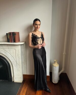 Jenny Slate Instagram - I’m on @latenightseth tonight, talking about my new stand up special “seasoned professional” out now on @primevideo ! Thanks @rodarte for the silky dress, and of course, the jewels by my beloved @catbirdnyc. Styling by @mrmontyjackson, makeup by @kirinstagram and hair by @anthonycampbellhair