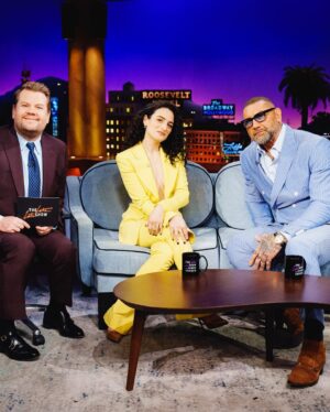 Jenny Slate Instagram - Hi guess what I’m on @latelateshow tonight talking about how @marcelthemovie got nominated for an academy award! See it if you haven’t seen it! I think you will enjoy yourself ❤️ 
@j_corden
#LateLateShow
PHOTO: @terencepatrick  Styling: @mrmontyjackson  Hair: @peterluxhair  Makeup: @kirinstagram