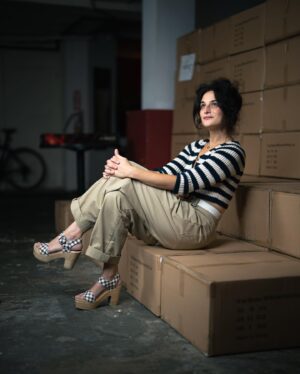 Jenny Slate Instagram - Some more nice fun ones from our weekend of jokes, dogs, boats and sitting on boxes in the basement of @cobbscomedyclub (thanks for the portraits @jimmccambridge)