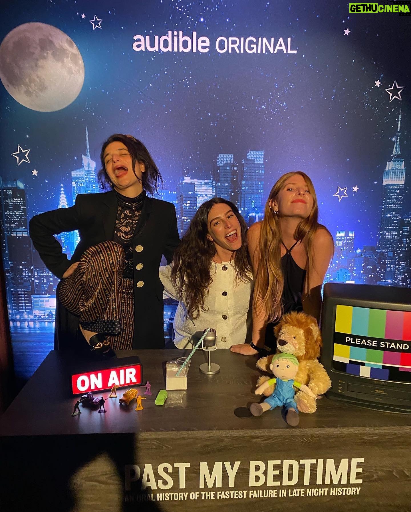 Jenny Slate Instagram - Congrats my dear @leahbeckmann @maxsilvestri on PAST MY BEDTIME and thank you @ritasodi for being perfect at being a restaurant!