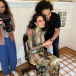 Jenny Slate Instagram - Living a very happy life on planet earth. Thank you @criticschoice thank you @oliviertheyskens thank the whole crew and @deanfleischercamp and @marcelthemovie @a24 And makeup @kirinstagram @nikkiprovidence for hair and @mrmontyjackson for styyyyyle