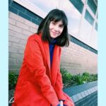 Jenny Walser Instagram - 🍂🍃🍁🍃🍂🍃🍁🍃🍂 So incredibly excited and proud to be joining the @heartstoppertv gang as Tori Spring! @aliceoseman is a bloomin genius and has written some of the most fantastic scripts I’ve ever read. I cannot wait for everyone to see what our wonderful cast and crew have been working on. For anyone who hasn’t read Alice’s books - get. on. it. You can read Heartstopper for FREE online at https://m.tapas.io/series/Heartstopper/info. You can thank me later. 🍂🍃🍁🍃🍂🍃🍁🍃🍂