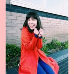 Jenny Walser Instagram - 🍂🍃🍁🍃🍂🍃🍁🍃🍂 So incredibly excited and proud to be joining the @heartstoppertv gang as Tori Spring! @aliceoseman is a bloomin genius and has written some of the most fantastic scripts I’ve ever read. I cannot wait for everyone to see what our wonderful cast and crew have been working on. For anyone who hasn’t read Alice’s books - get. on. it. You can read Heartstopper for FREE online at https://m.tapas.io/series/Heartstopper/info. You can thank me later. 🍂🍃🍁🍃🍂🍃🍁🍃🍂