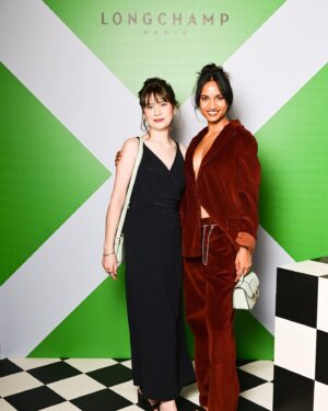 Jenny Walser Instagram - If in doubt, Hepburn. 

Merci beaucoup @longchamp pour une expérience inoubliable 💚

Hair: @frederickebbabi 
Makeup: @melanie.cbz