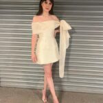 Jenny Walser Instagram – 🎀✨🎀✨🎀✨🎀✨🎀

@officialntas with the @heartstoppertv gang last night! 

Wearing @tranhungofficial @jimmychoo @boodles 

Styled by @rachaelperrystyling 
Assisted by @cristinascales_ @lula_mac 
Hair & Makeup by @nataliestokesmua 

And lastly, bringing the whole look together…
‘Kiosk shutter backdrop’ by Wembley Arena