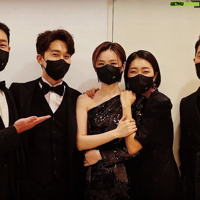 Jeon Mi-do - 116.9K Likes - .
.
.
말로 표현 할 수 없이
반가웠어.
다같이 할 수 있는 작품
어디없나..
#제6회뮤지컬어워즈
#후보에오르신모든분들👏👏👏
