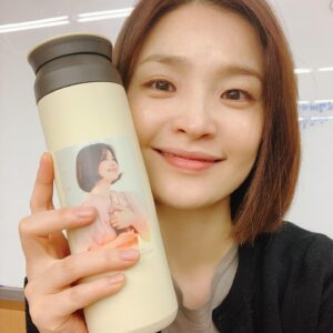 Jeon Mi-do Instagram - .
.
.
늦었지만 너무 감사해요.
그날 차려준 음식. 선물. 편지까지 !!
저를 포함 어햎의 모든 식구들이 감사한 시간을 보냈습니다!
진심으로 감사해요.
좋은공연으로 보답하겠습니다.