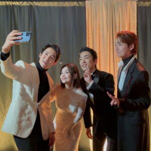 Jeon Mi-do Instagram - .
한장만 건지면 돼👠
#2020MAMA