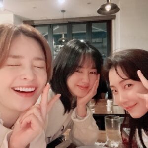Jeon Mi-do Instagram - .
.
.
율제병원
직원모임ㅋ