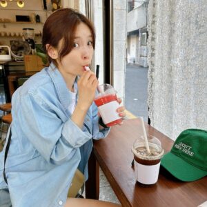 Jeon Mi-do Instagram - 🥤

완전
여름이네;;