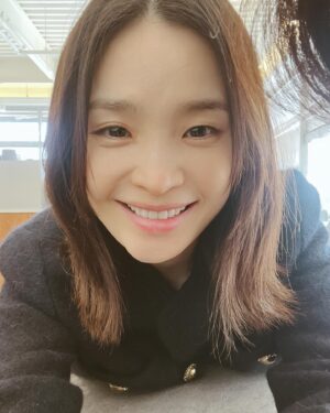 Jeon Mi-do Instagram - 🎀

당장 해줄수 있는건
이것뿐..
데헷^^