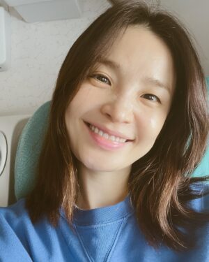 Jeon Mi-do Instagram - 🎀

당장 해줄수 있는건
이것뿐..
데헷^^
