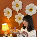 Jeon So-min Instagram - 🎂🥰이색적인 만남과 특별한 생일! 🎁