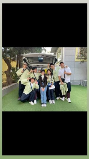 Jeon So-min Instagram - 함께 런닝맨을 만들고 거쳐간 모든 분들께, 깊은 찬사와 감사를 보냅니다. 부족한 나를 사랑해 주신 모든 분들께도, 고개숙여 감사인사를 전합니다. 함께하는 동안 정말 많이 웃고 즐거웠습니다. 우리의 웃음이 시청자 분들께도 가 닿기를 바라봅니다. 앞으로도 런닝맨 많이 사랑해 주세요. 그리고 런닝맨 속 전소민과 함께 해주신 모든 분들!!! 사랑해 주셔서 진심으로 감사드립니다. 🙏🫡❤️🏃‍♀️
