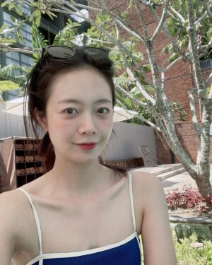 Jeon So-min Instagram - ☀️ 💦 🌴