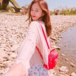 Jeon So-min Instagram - 조금 멀리 멀리 있는 나~ 🌱