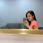 Jeong Sin-hye Instagram - 오늘 밤 9시 ENA 낮에뜨는달 첫 방송✨ 본방사수 부탁드립니다🫶🏻 저는 정이슬로 찾아뵙겠습니다💖 #낮에뜨는달#ena수목9시본방#정이슬
