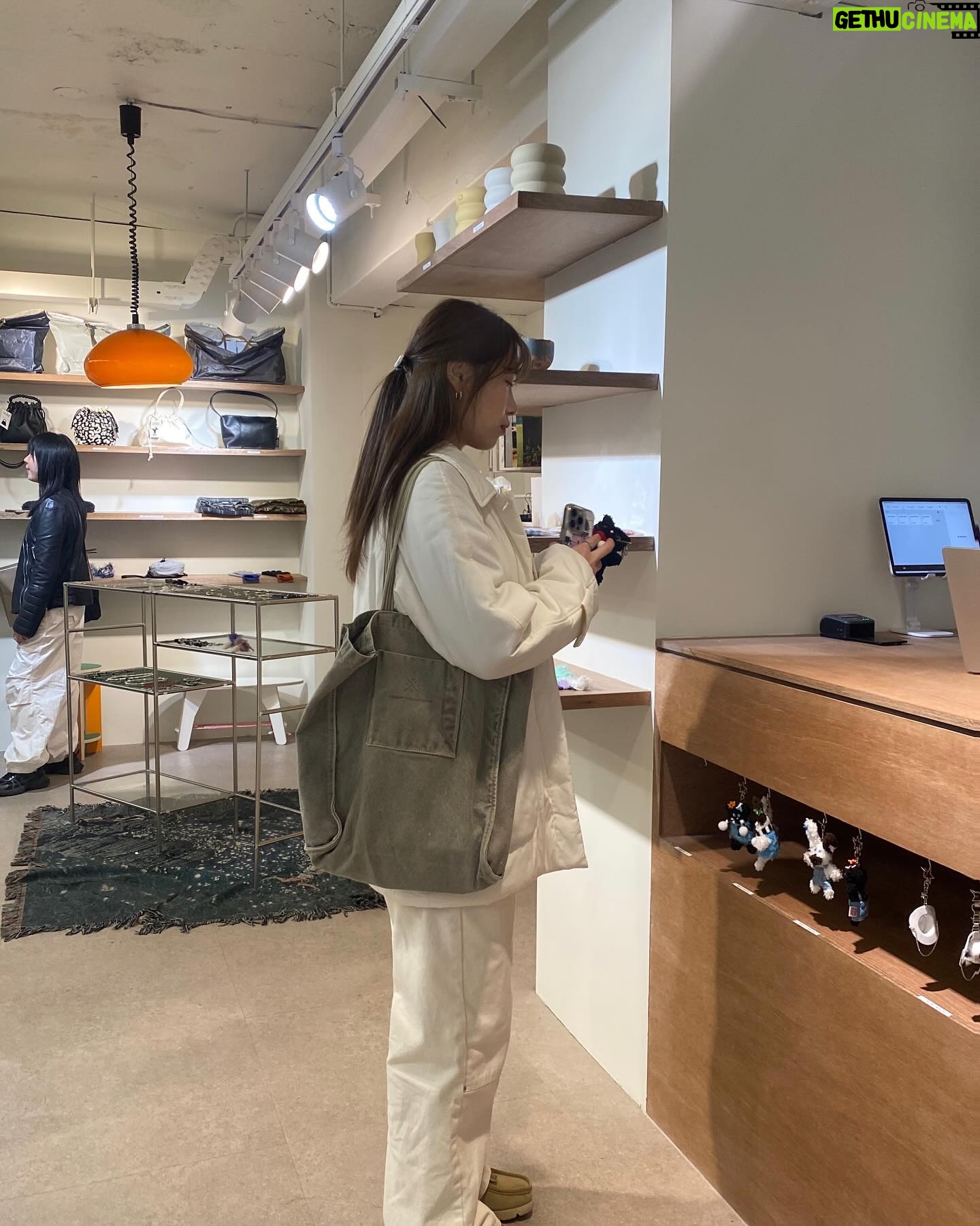 Jeong Sin-hye Instagram - 가끔 생각치도 못하게 행복한 하루가 있다. 오늘이 그랬다.