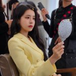 Jeong Sin-hye Instagram - 오늘도 열심히 일을 꾸미는 부지런한 이슬이✌🏻✨ #낮에뜨는달 #ena수목저녁9시 #moonintheday
