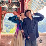 Jeong Sin-hye Instagram - 올 한 해 사진첩은 혼례대첩이 다 차지했을만큼 정말 추억과 애정이 많이 남은 작품이 이제 끝이 났네요. 함께 만들어간 모든 분들과 그 과정을 함께 할 수 있어서 영광이었고 감사했습니다. 그리고 시청해주신 모든 분들께 진심으로 감사합니다🙇🏻‍♀️♥️ 그럼 하나는 이제 그만 물러가겠습니다💟