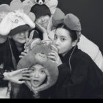 Jeong Sin-hye Instagram - 올 한 해 사진첩은 혼례대첩이 다 차지했을만큼 정말 추억과 애정이 많이 남은 작품이 이제 끝이 났네요. 함께 만들어간 모든 분들과 그 과정을 함께 할 수 있어서 영광이었고 감사했습니다. 그리고 시청해주신 모든 분들께 진심으로 감사합니다🙇🏻‍♀️♥️ 그럼 하나는 이제 그만 물러가겠습니다💟