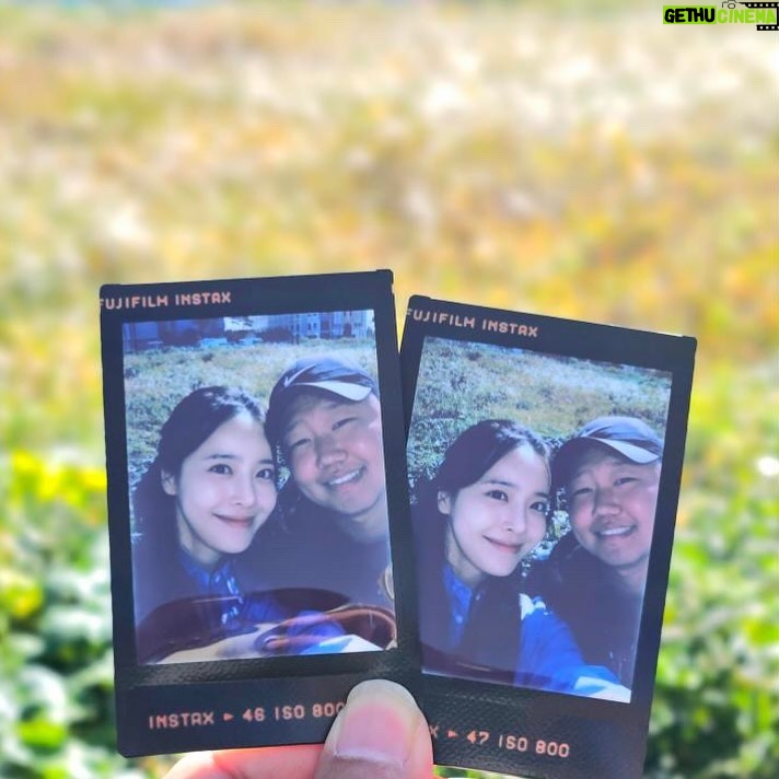 Jeong Sin-hye - 60.8K Likes - 멀고도 가깝…기엔 어려운 우리 이슬이, 이젠 착하게 살아야한다~!
; 함께하면서 감사하지 않은 분이 없었던 우리 <낮에뜨는달>을 만들어주신 모든 감독님, 배우님, 스탭분들.
그 시간들을 함께 할 수 있어서 행복했고, 영광이었습니다.
그리고 끝까지 시청해주신 모든 분들께 감사했습니다💟