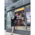 Jeong So-min Instagram - 토론토 다운타운에서 만난 #늑대사냥 포스터🫢 #tiff