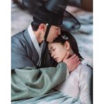 Jeong So-min Instagram - 즐거운 작업이었어요🙏🏻 불러주신 박준화간동님, 남성우간동님 감사합니다🥰 #간떨어지는동거 #카메오