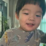 Jeong So-min Instagram - 인생 잘 살았다.......... 옴모 귀여워져야겠다 분발할게🙋🏻‍♀️ 옴모가 오늘 까까 바치러 갈게 @baby10radish 아침부터 심쿵영상 찍어보내준 열무맘께 감사를...💕