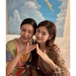 Jeong So-min Instagram - 두근두근💕 드디어 #월간집 9시에 세상밖으로 나옵니다🤭 저는 사랑하는 으주으주여으주 @chae_jungan 언니와 함께 본방사수할 예정입니다! 다들 함께 볼 사람 댓글로 태그태그~~ #본방사수 #준비물 #소중한사람