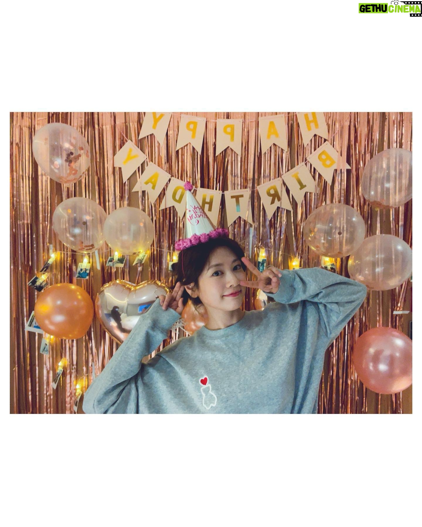Jeong So-min Instagram - 생각지도 못한 깜짝 파티🥰 너모 놀라서 비명을 질러버린 그 생일파티😳 정신없는 지방촬영중에 이거 준비한다고 고생했을 NA01팀 진짜 최고야 너무 고마워요💕💕 생일축하해주신 모든 분들 감사합니다🙇🏻♀️