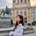 Jeong So-min Instagram - 쟁여놓은 사진 언제 다 풀지..😌 엄마랑 둘이 버스킹만 세번 본 날 (오스트리아 빈)