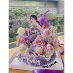Jeong So-min Instagram - 생일축하해주신 모든 분들 감사해요🥹 #늘지않는엄빠의사진실력