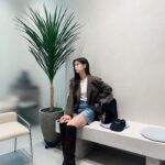 Jeong So-min Instagram - 지금 만나러 갑니다🤍 #30일