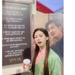 Jeong So-min Instagram - 진짜 3000만큼 감동했던 @kimjiseok16 커피차🌸 그래 내가 8개월동안 나를 잘 아는 오빠한테 이렇게 많은 배려를 받으며 함께 일했었지..! 하고 감동하고, 뼈때리는 팩폭에 또 한번 감동?했어 고마워 덕분에 힘이 번쩍 나는 하루였습니다🙏🏻