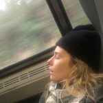 Jeremy Allen White Instagram - She’s so quiet when she sleeps. ❤️