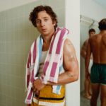 Jeremy Allen White Instagram - Jeremy Allen White’s stopped searching for loneliness. He had to. “It just feels bad. I’m not a method actor, but what I do try to do is stay close to a feeling that I think is appropriate. And if your character’s miserable all the time and you’re trying to stay really close to something that’s very scary and isolating and misunderstood, then is there a little bleed over? Sure. I’m trying to trick myself into thinking I’m more like this person than I actually am. Sometimes you can get pretty good at tricking yourself, and that can be a bummer.” Head to the link in bio to read the cover interview by @camjwolf and see all the photographs by @lukegilford. Styling by @michaeldarlington. Grooming: @kcfee. Set Design: @nataliefalt. Production: @petty_cash_production. #GQMOTY #GQMOTYxBOSS
