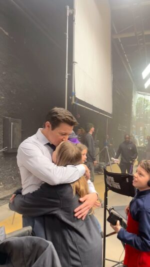 Jeremy Renner Instagram - As she grows, so grows our love, respect, and adoration …  Happy 11th Birthday to my number one ❤️‍🔥🎁❤️🎁 #luckyman🍀