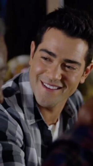 Jesse Metcalfe Instagram - Hallmark movie checklist: small town ✔️ charming love interest ✔️ holiday magic ✔️Is anyone else living in a rom-com reality? I AM 🙋🏻‍♂️ #HallmarkLife 🎄 #merrychristmas