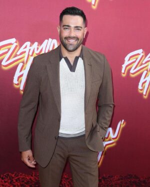 Jesse Metcalfe Instagram - Thanks to @toddsnyderny for dressing me for last week’s #FlamingHot Premiere! This fit was flaming hot!🌶️🔥🙏