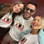 Jesse Metcalfe Instagram - The John Tucker Must Die (partial) Reunion @epiccons didn’t disappoint! Such a pleasure reconnecting with these two lovely ladies. @sophiabush @ariellekebbel