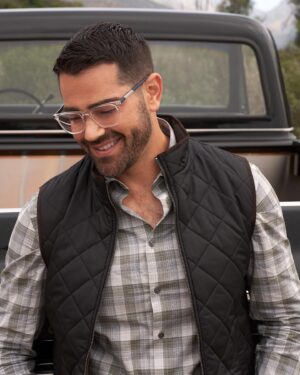 Jesse Metcalfe Instagram - What’s your favorite @josephabboud look? The Truck or Muscle car? Clear frame or bold frame? Dad look or Zaddy?
@altaireyewear #JosephAbboudEyewear #JOEeyewear #Zaddy #AD
