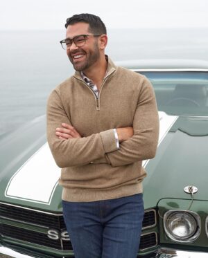 Jesse Metcalfe Instagram - What’s your favorite @josephabboud look? The Truck or Muscle car? Clear frame or bold frame? Dad look or Zaddy?
@altaireyewear #JosephAbboudEyewear #JOEeyewear #Zaddy #AD