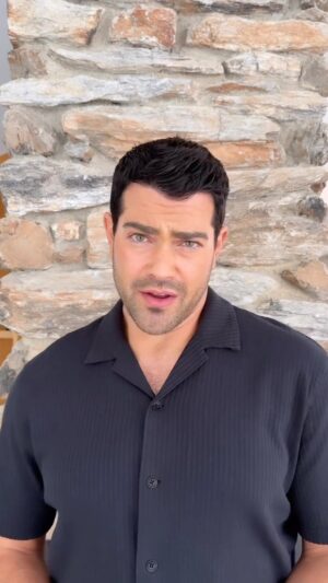 Jesse Metcalfe Instagram - Who’s ready for a JOHN TUCKER MUST DIE REUNION?! Get your tickets now for @epiccons Chicago March 24th! #johntuckermustdie 😘