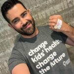 Jesse Metcalfe Instagram - Happy 40th Anniversary @cmnhospitals 🎈Join me in supporting children’s hospitals and the 12 million kids treated every year. #ChangeKidsHealth