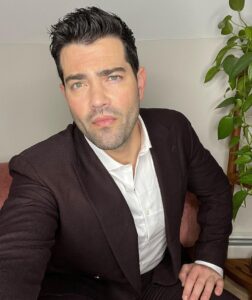 Jesse Metcalfe Instagram - Possible new profile pic on Hinge🤣