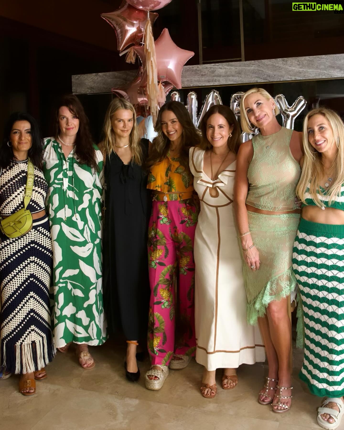 Jessica Alba Instagram - The best birthday trip a girl could ask for ๐ฅน๐๐ฝ To be on this journey of life with a circle of woman who can let go of the ideas of who we should be and be vulnerable and open to growth is beyond magical to witness and to be part of ๐ซถ๐ฝ One of the best gifts in life is a tribe of woman that elevate one another - so thank you to my #soulsisters, I love you! โค๏ธโจ And thank you @rwmayakoba for making every single moment absolutely perfect - this trip was a dream and I canโt wait to come back and make more memories โบ๏ธ๐๐
#AD