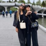 Jessica Alba Instagram - A quick trip to #NYC with our @therokuchannel fam for all things @honest_renovations 👷🏽‍♀️💜