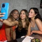Jessica Alba Instagram - A quick trip to #NYC with our @therokuchannel fam for all things @honest_renovations 👷🏽‍♀️💜