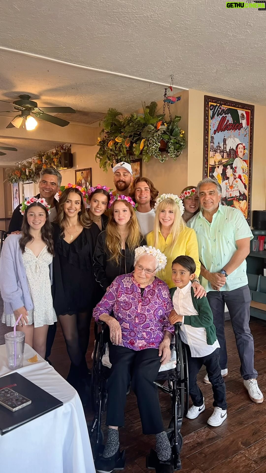Jessica Alba Instagram - Celebrated my Grammers 92nd birthday last weekend and it was everything β€οΈ The familia came through - we had so much fun dancing with the mariachi ππ½ and celebrating 92 years of life! π Hereβs to you, Grammers - te amo π«Άπ½